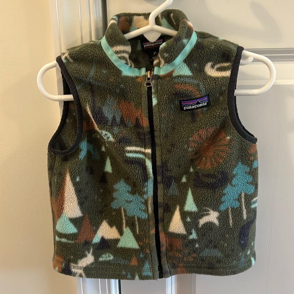 Fleece vest with zip up
